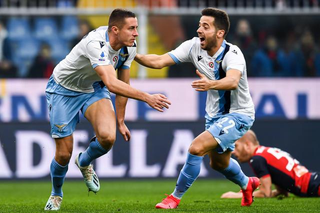 利拉德35+11雄鹿力克快船 鹈鹕轻取老鹰4连胜