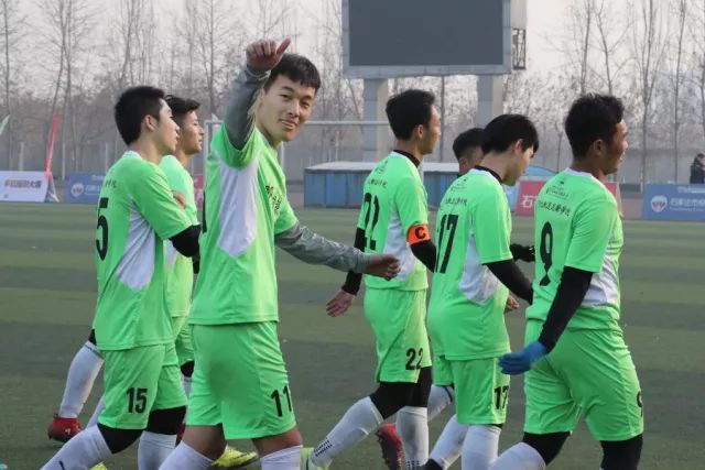 KD35分太阳险胜76人5连胜 快船逆转马刺止连败